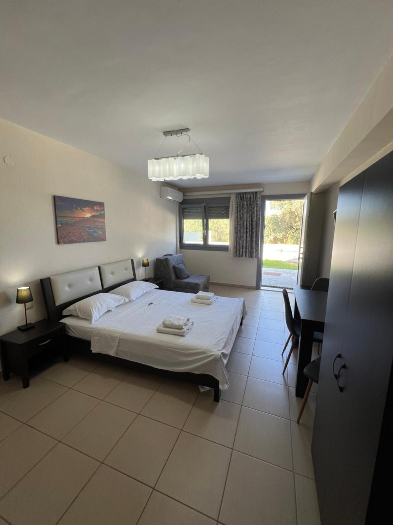 Bivas Apartments Limenas  Bagian luar foto